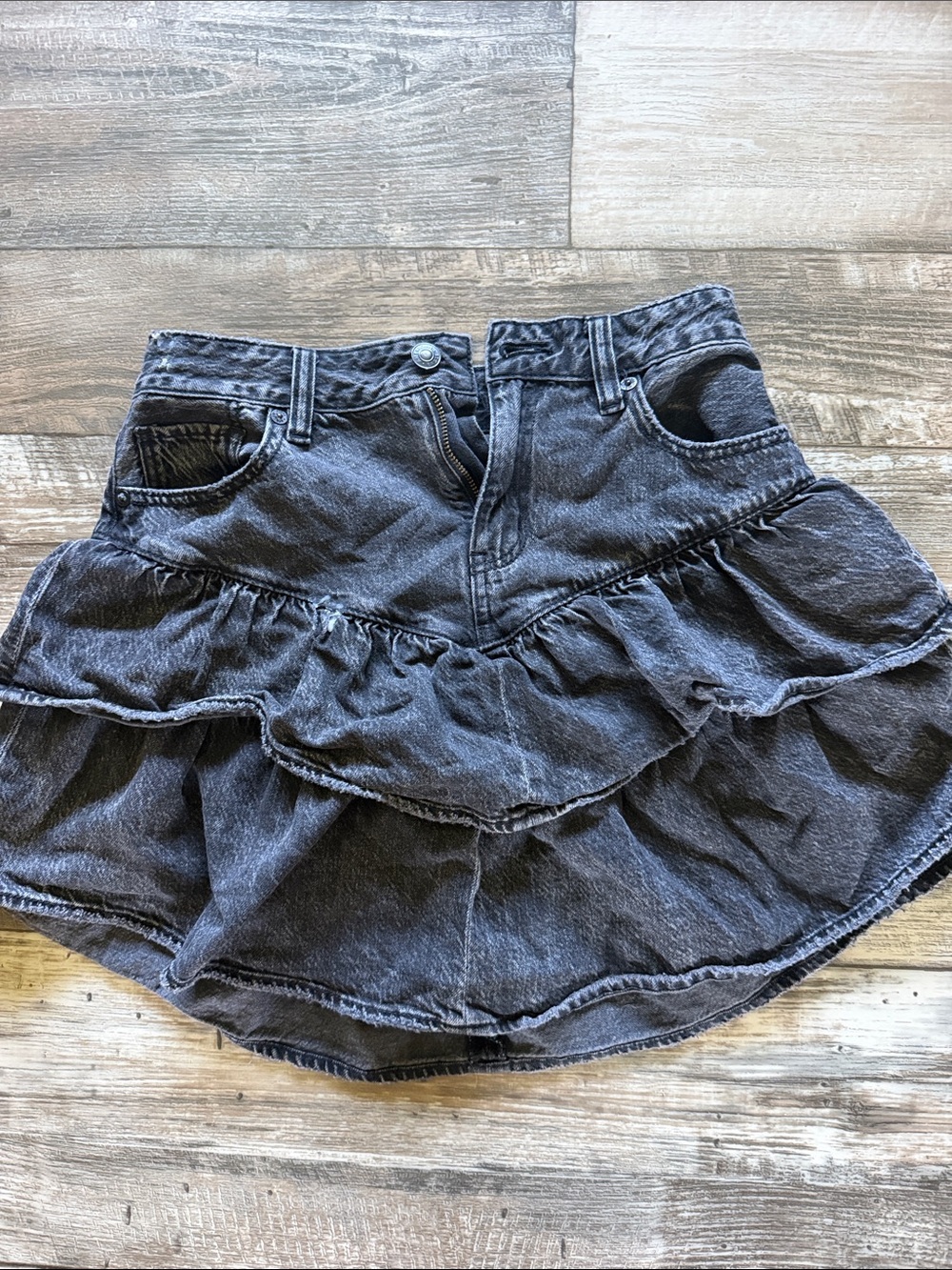 American Eagle Washed Black Denim Ruffle Mini Skirt Size 0 Y2K Coquette Festival